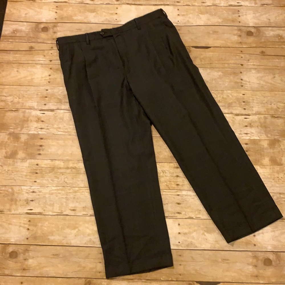 Brooks Brothers. Madison 1818 fit plaid pants. Size 37/30.